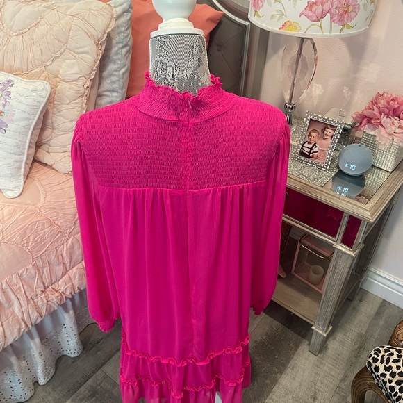 CeCe ๐size large in a beautiful hot pink ๐ - Picture 3 of 7